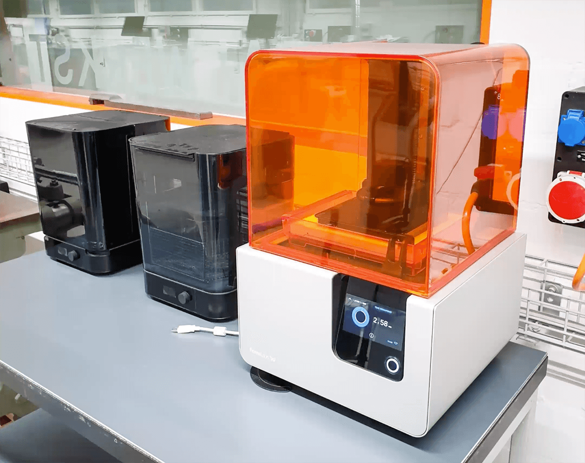 3D_Printing_09_Form2_Printer.png